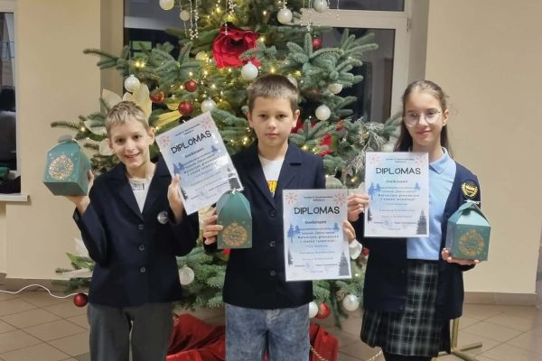 Mokinių sėkmė Respublikiniame kūrybinių darbų konkurse „Žiemos sapnas“ (1)