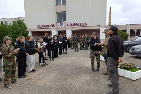 Kalvarijos gimnazijoje vyko Pilietiškumo ir gynybos įgūdžių kursas (14)